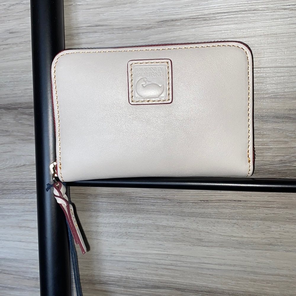 NWT- Dooney & Bourke Florentine Leather Medium Zip Around Wallet, Ecru